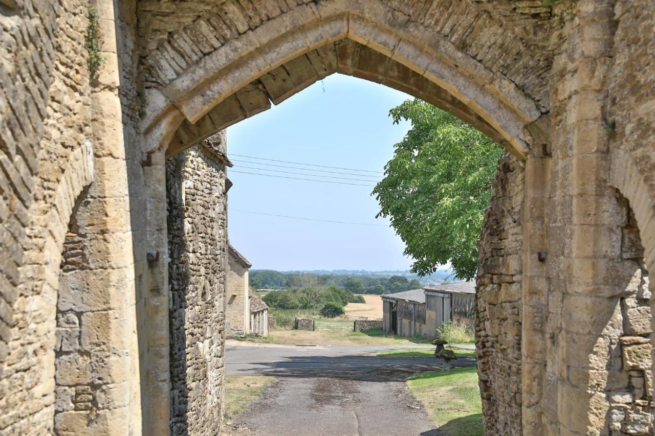 The Bothy Beverston Castle Тетбері Екстер'єр фото