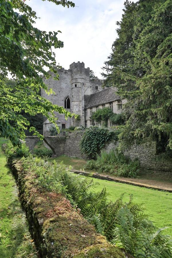 The Bothy Beverston Castle Тетбері Екстер'єр фото